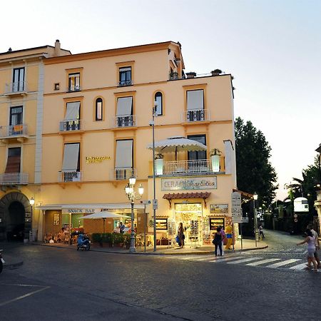 La Piazzetta Guest House ซอร์เรนโต ภายนอก รูปภาพ